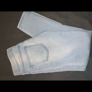 Blue ankle jeans